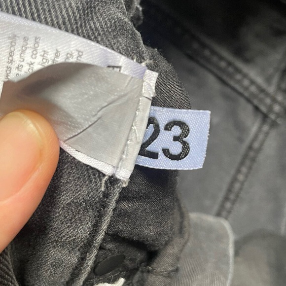 PACSUN High Rise Straight Black Wash Button Fly Raw Hem Knee Holes Jeans Size 23 - Picture 4 of 7